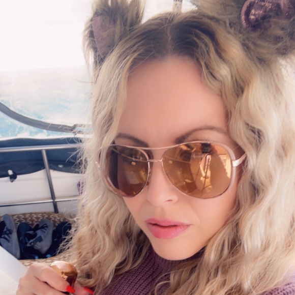 Meet your Posher, Bekka - Picture 1 of 1